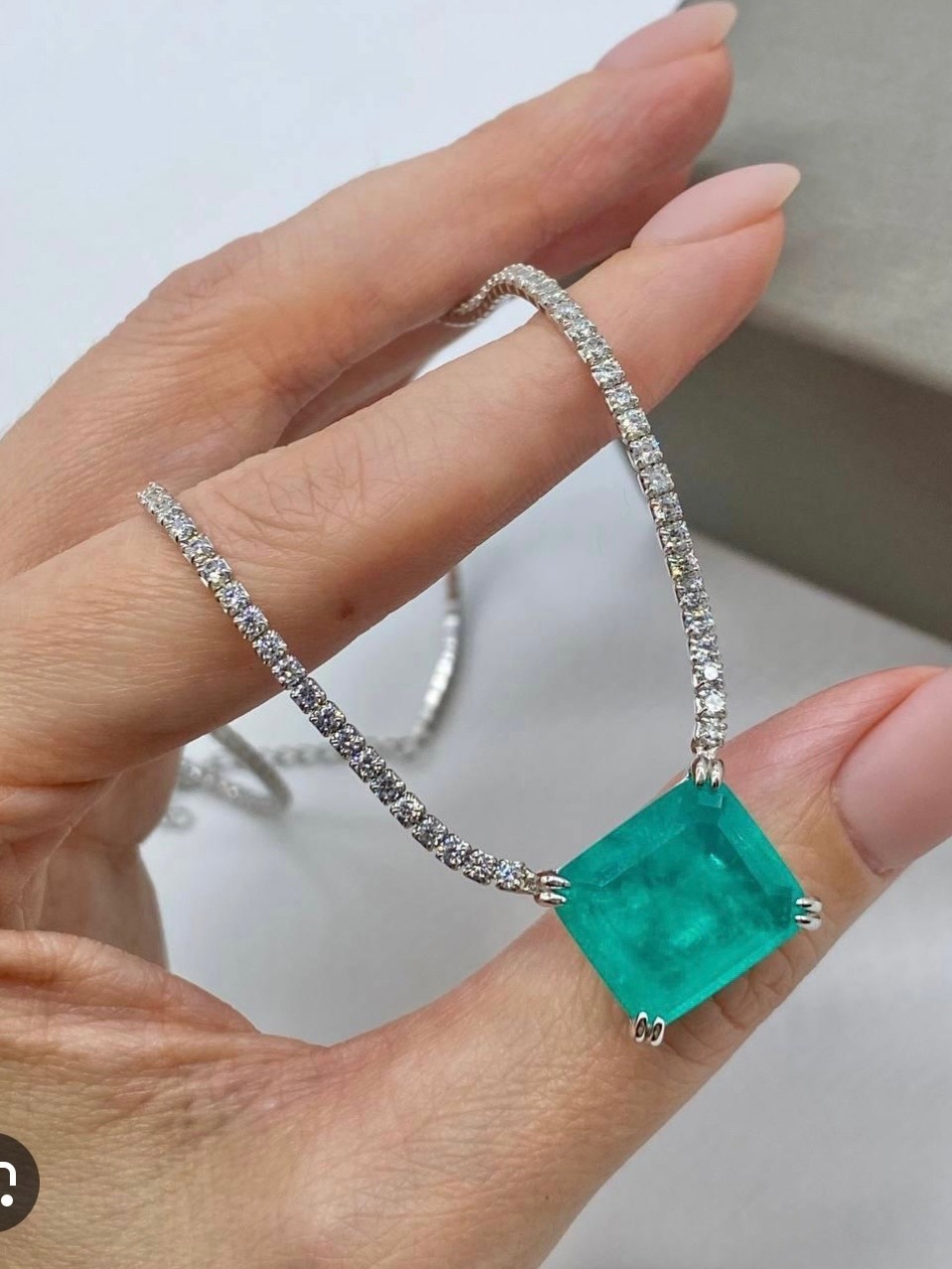 Колье из серебра с фианитами и кубическим цирконием