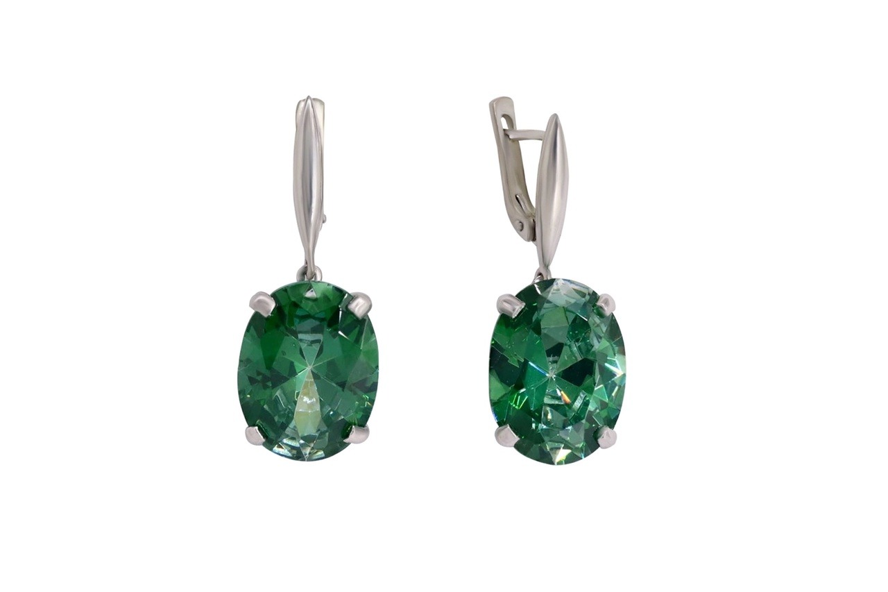 Серьги классические из серебра с фианитом Изумрудным